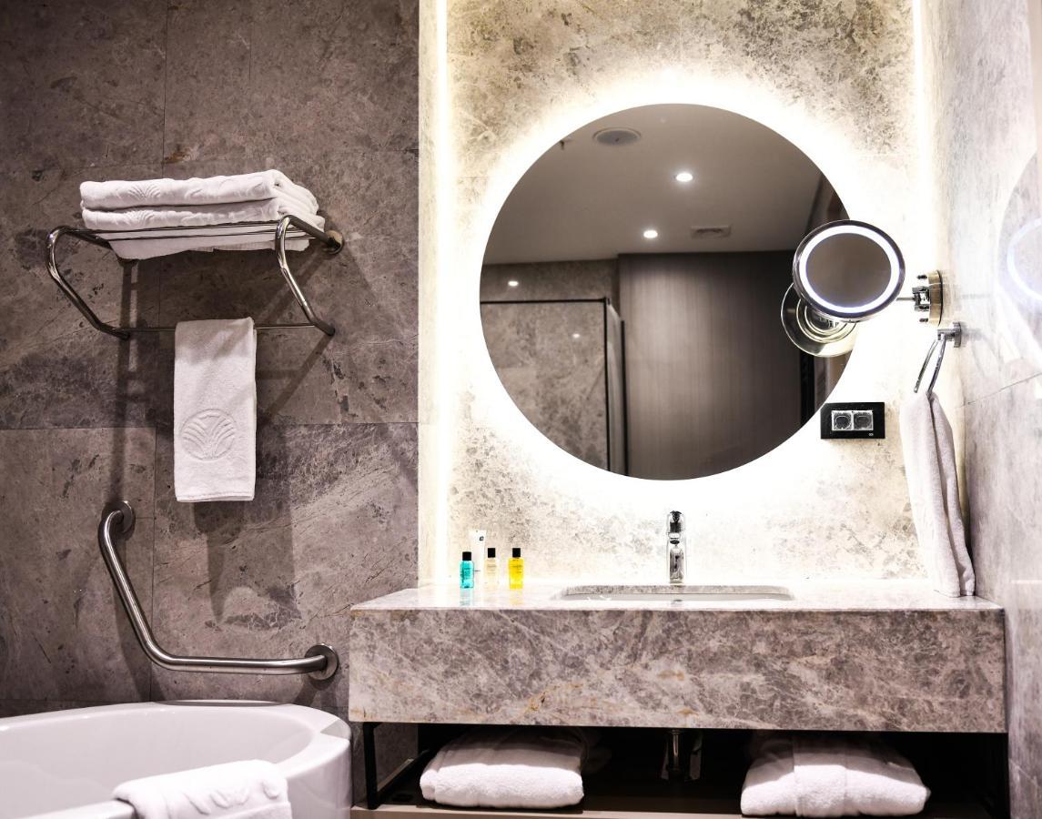 Westside Residences By Rotana Istanbul Exterior photo